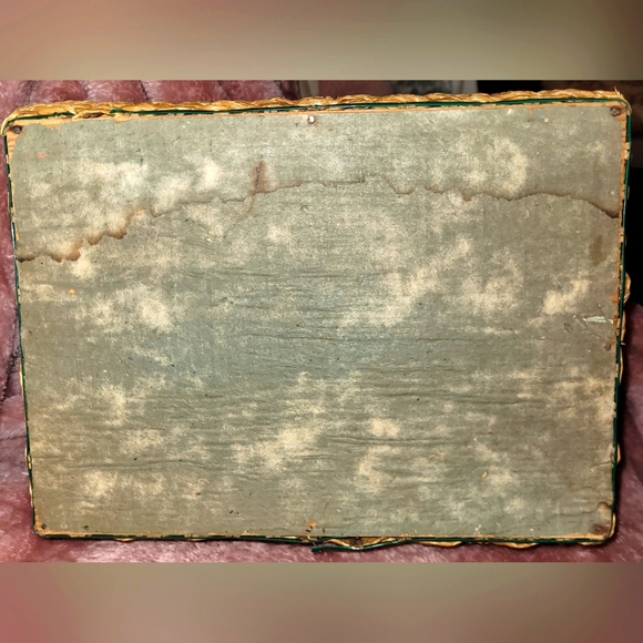 Vintage Woven Sewing Box with 2 Bobbin Boxes - Picture 3 of 5